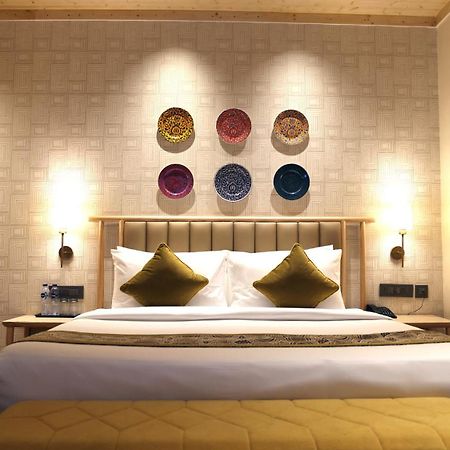 Sandoz Minerva - A Boutique Resort Масурі Екстер'єр фото