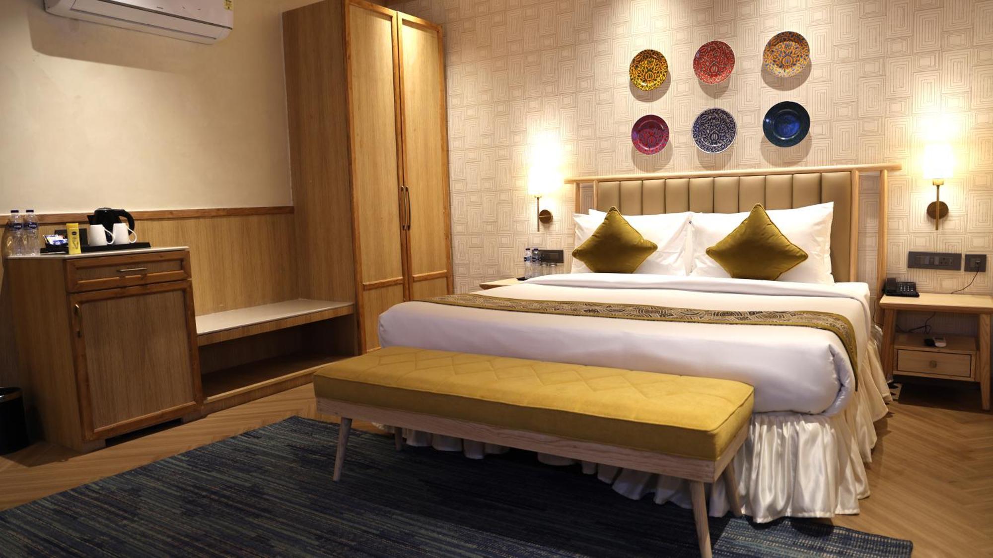 Sandoz Minerva - A Boutique Resort Масурі Екстер'єр фото