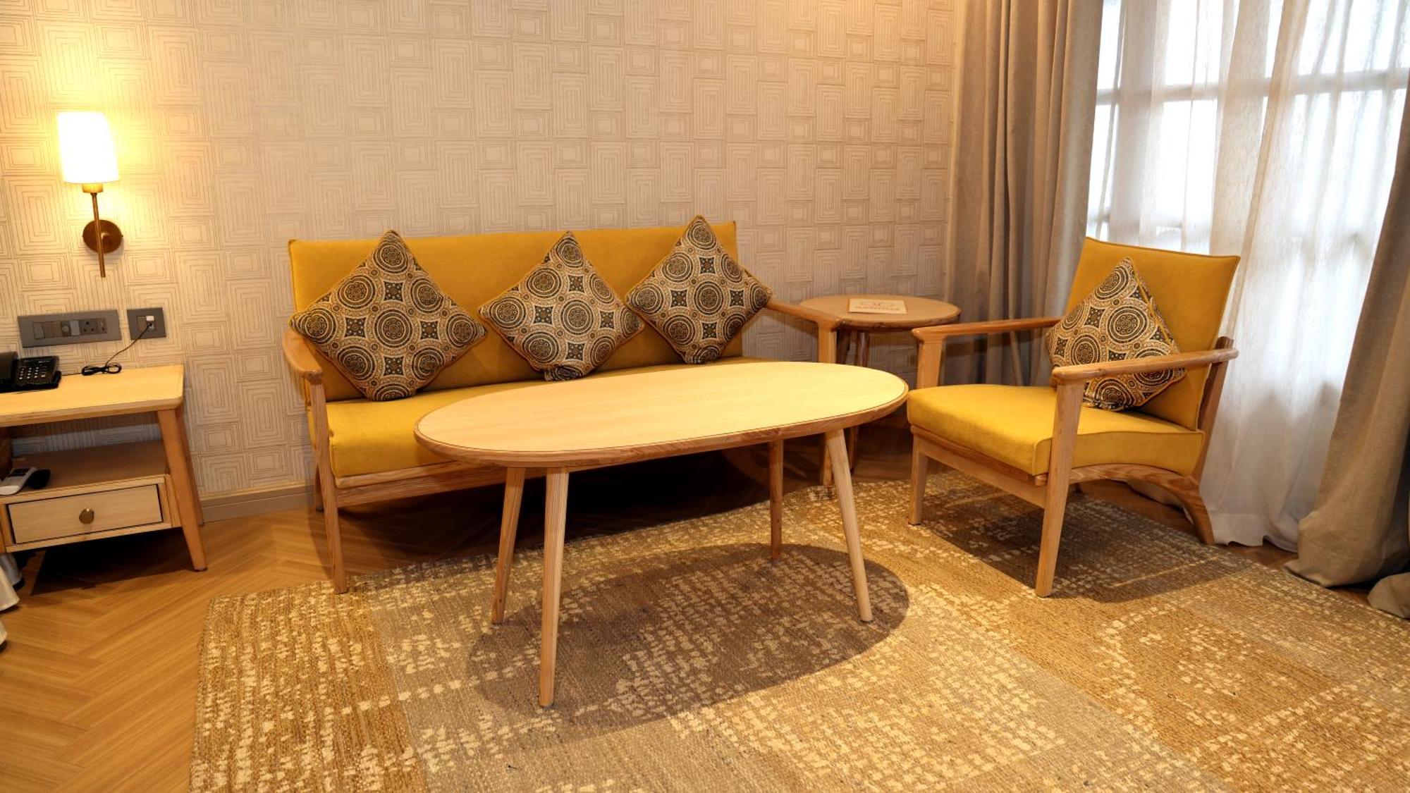 Sandoz Minerva - A Boutique Resort Масурі Екстер'єр фото